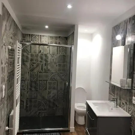 Dom wakacyjny De Charme Avec Piscine Interieure Amne