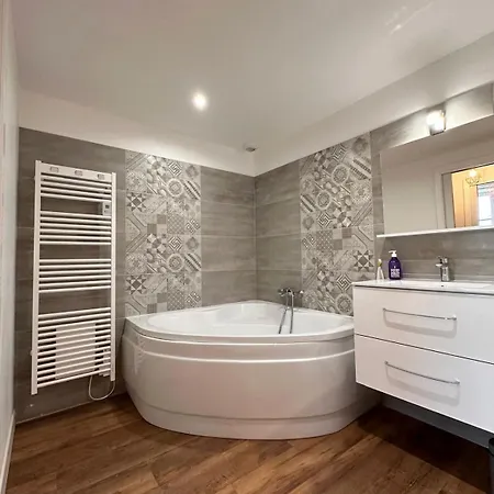 De Charme Avec Piscine Interieure Dom wakacyjny