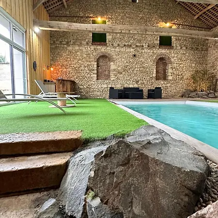 De Charme Avec Piscine Interieure Dom wakacyjny *